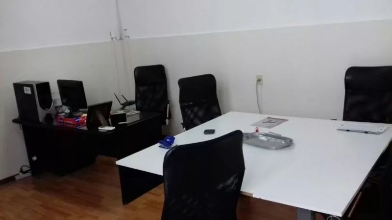 Casa de 6 dorm. en venta, en Tres Cruces.
